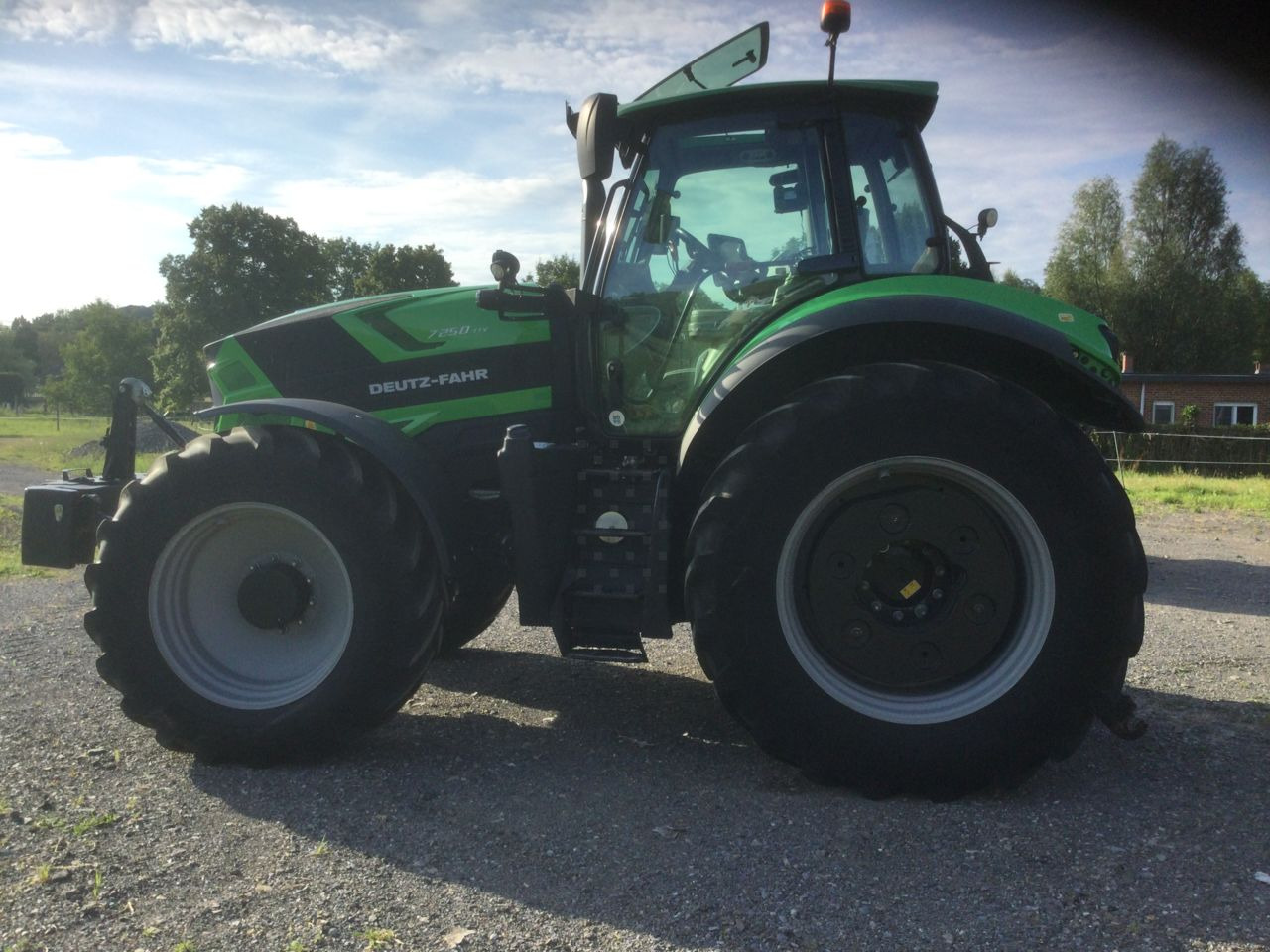 Deutz-Fahr AGROTRON 7250 TTV - Traktor: gambar 2 Deutz-Fahr AGROTRON 7250 TTV - Traktor: gambar 2