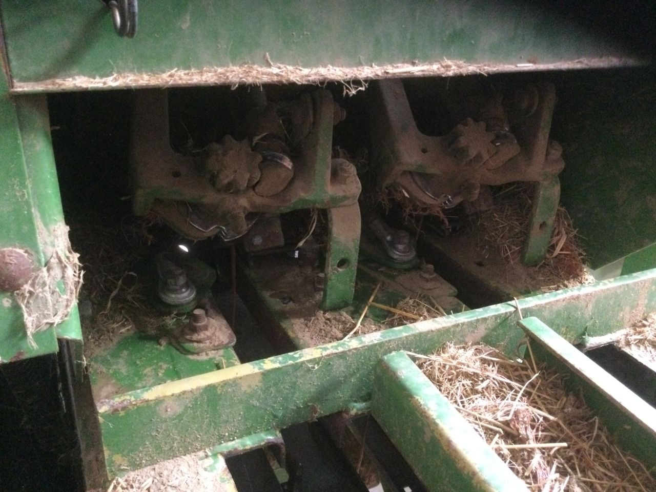 John Deere 336A - Baler persegi: gambar 3 John Deere 336A - Baler persegi: gambar 3