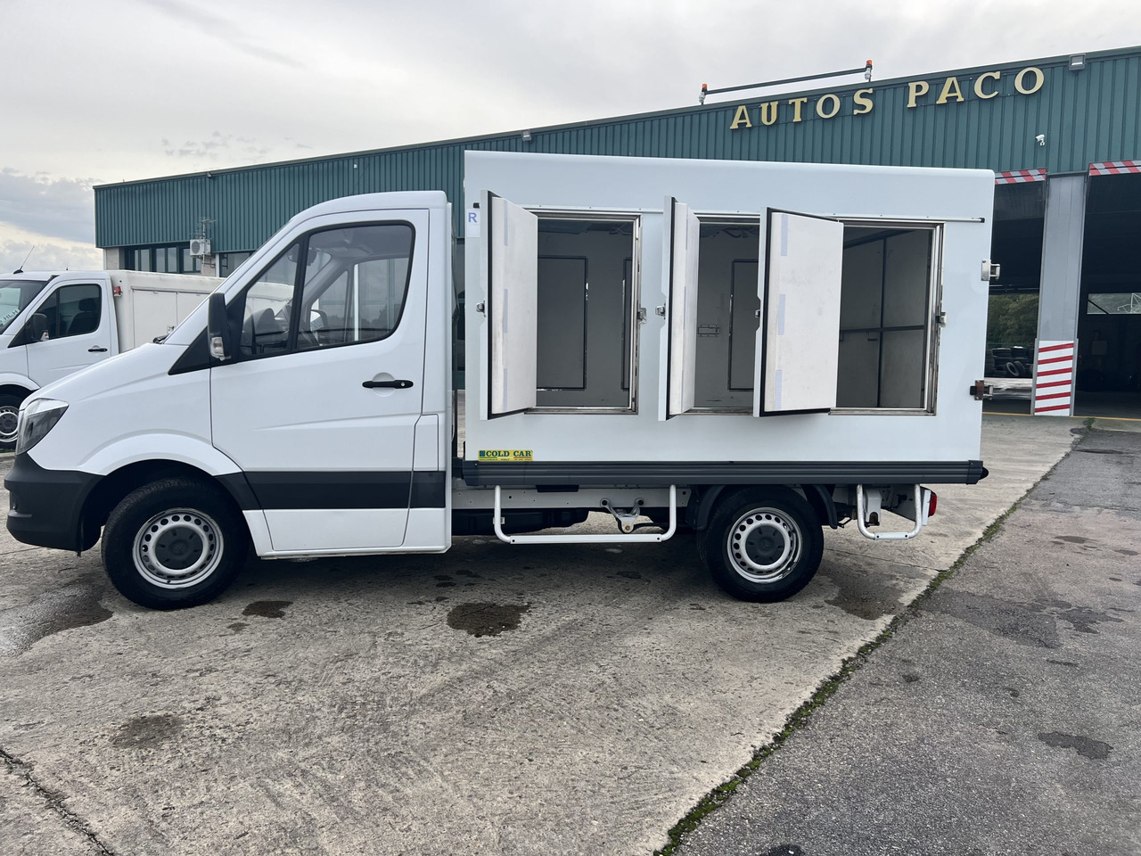 CAMION HELADERO 3.5T MERCEDES SPRINTER - Van berpendingin: gambar 4 CAMION HELADERO 3.5T MERCEDES SPRINTER - Van berpendingin: gambar 4