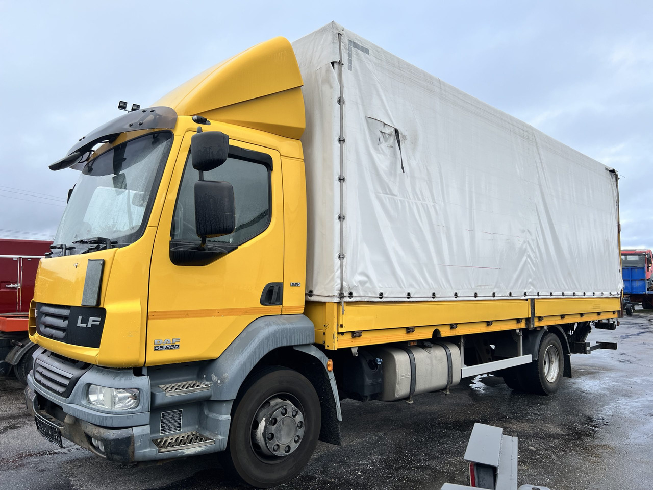 CAMION TAULINER DAF 55.250 - Truk dengan terpal samping: gambar 2 CAMION TAULINER DAF 55.250 - Truk dengan terpal samping: gambar 2