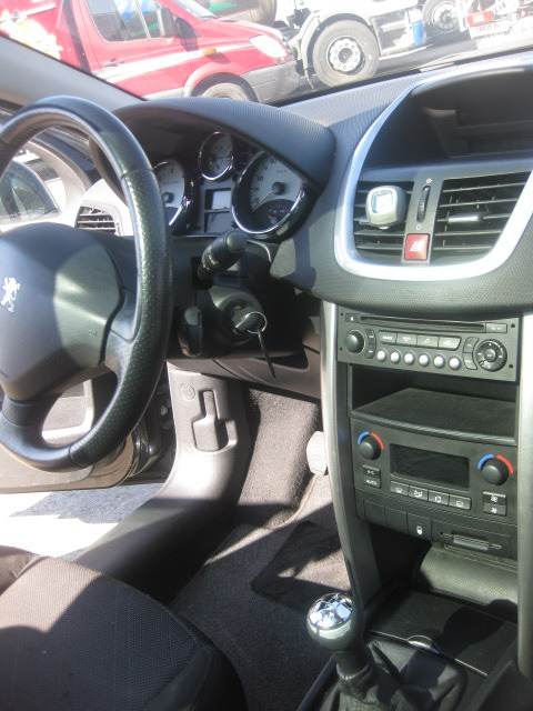 PEUGEOT 207 SW - Mobil: gambar 5 PEUGEOT 207 SW - Mobil: gambar 5