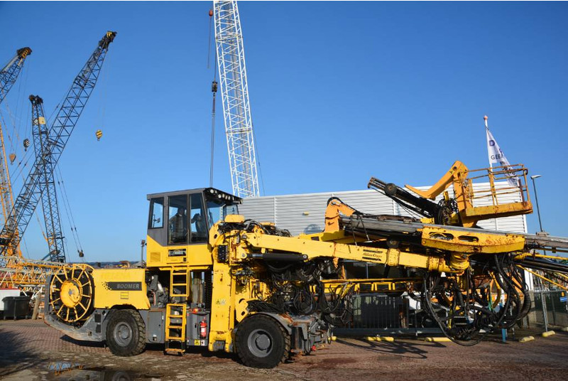 Atlas-Copco Boomer WE3 C30 - Anjungan pengeboran: gambar 1 Atlas-Copco Boomer WE3 C30 - Anjungan pengeboran: gambar 1