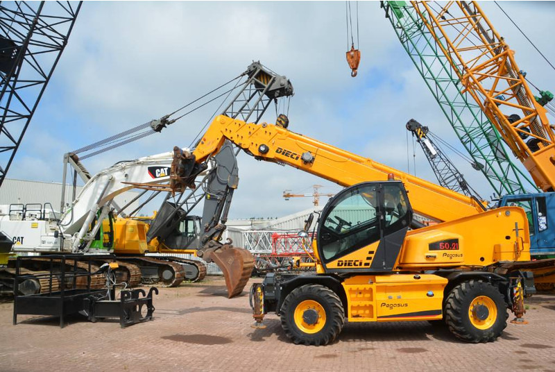Dieci Pegasus 50.21 Manbasket & Forks & Hook - Telehandler: gambar 1 Dieci Pegasus 50.21 Manbasket & Forks & Hook - Telehandler: gambar 1