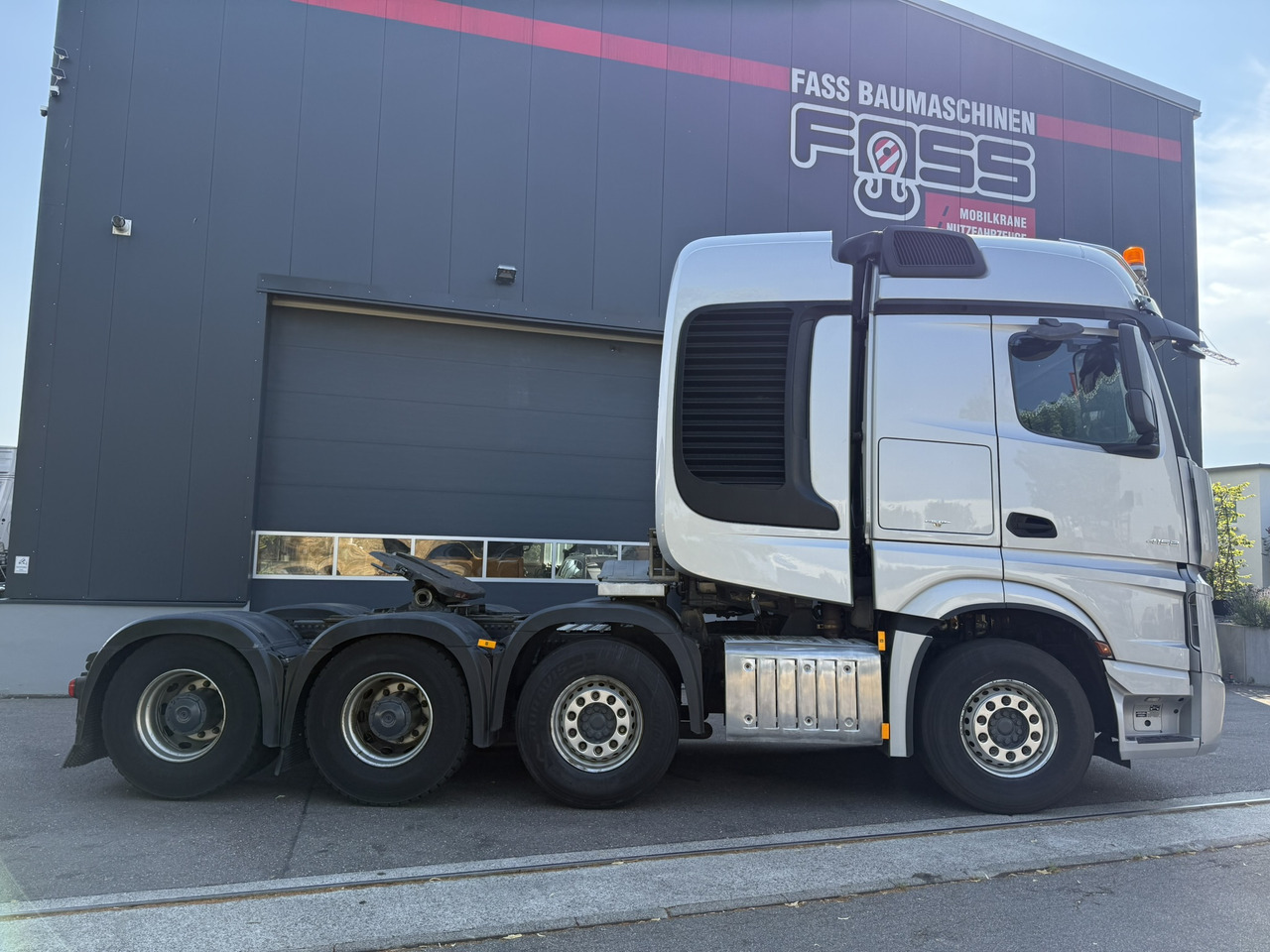 Tractor head Mercedes-Benz 2015 Actros 4158 SLT 8x4 (ZGG 155 t): gambar 6