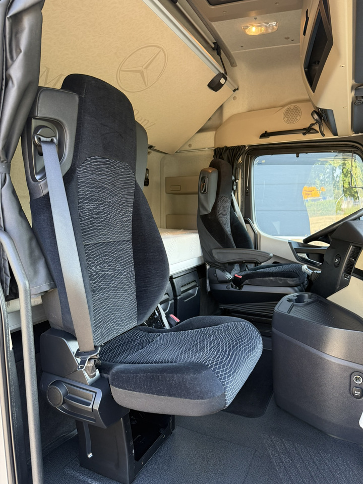 Tractor head Mercedes-Benz 2015 Actros 4158 SLT 8x4 (ZGG 155 t): gambar 18
