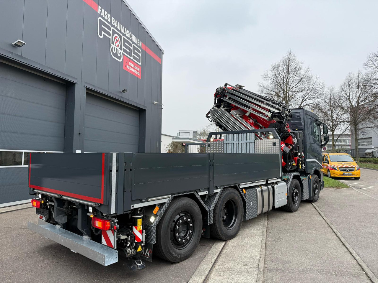 Volvo FH 500 | Kran Fassi F820 RA.2 | Jib L426 - Truk flatbed, Truk derek: gambar 3 Volvo FH 500 | Kran Fassi F820 RA.2 | Jib L426 - Truk flatbed, Truk derek: gambar 3