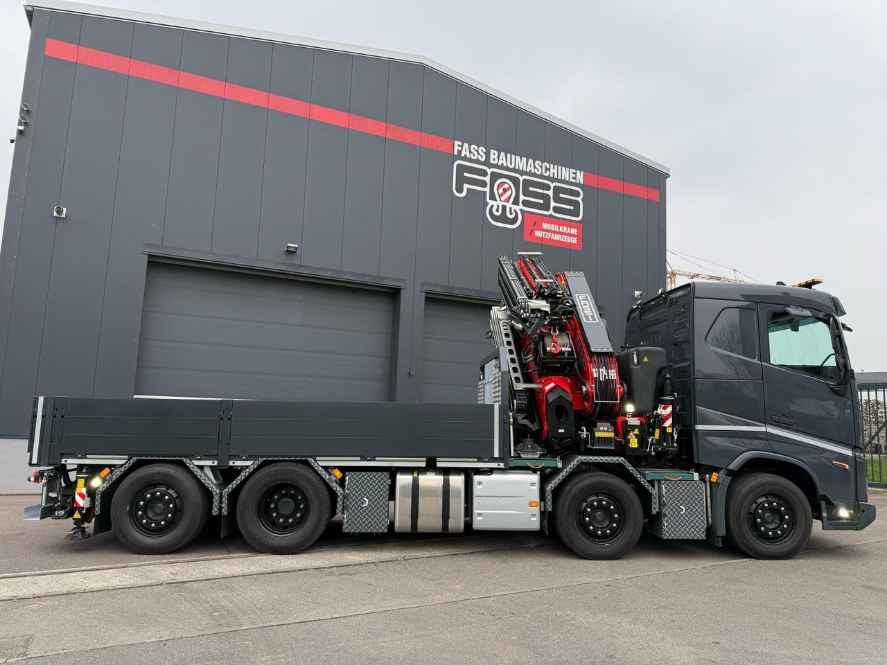 Volvo FH 500 | Kran Fassi F820 RA.2 | Jib L426 - Truk flatbed, Truk derek: gambar 5 Volvo FH 500 | Kran Fassi F820 RA.2 | Jib L426 - Truk flatbed, Truk derek: gambar 5
