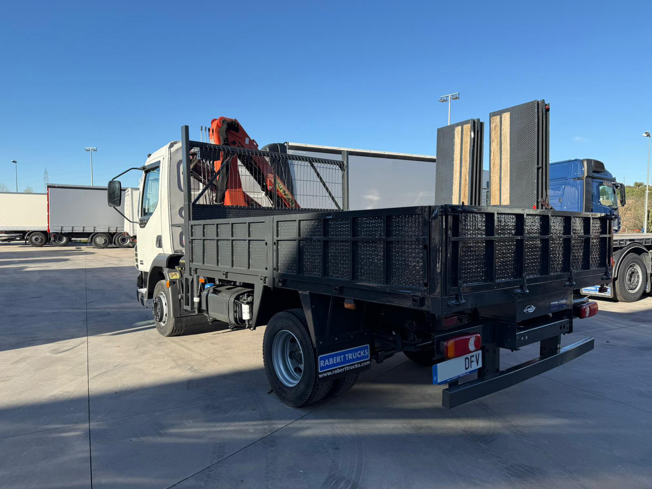 DAF LF FA 45.180 (Platform and Crane) - Truk flatbed, Truk derek: gambar 4 DAF LF FA 45.180 (Platform and Crane) - Truk flatbed, Truk derek: gambar 4