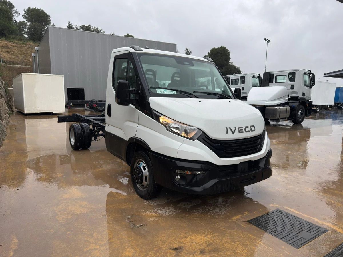 IVECO 35S16 Daily - Truk sasis: gambar 2 IVECO 35S16 Daily - Truk sasis: gambar 2
