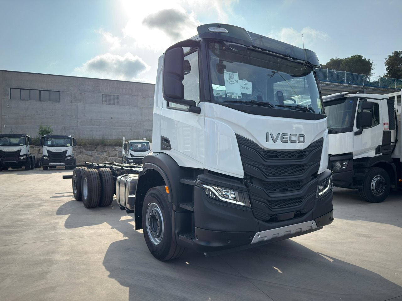 IVECO AD280X40 YPS ON X-WAY E6 (Chassis) - Truk sasis: gambar 3 IVECO AD280X40 YPS ON X-WAY E6 (Chassis) - Truk sasis: gambar 3