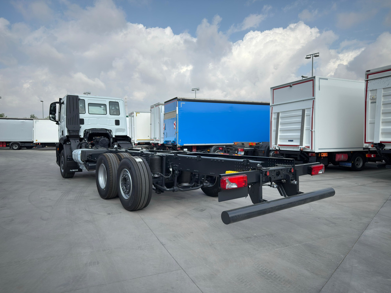 IVECO AD280X40 YPS ON X-WAY E6 (Chassis) - Truk sasis: gambar 5 IVECO AD280X40 YPS ON X-WAY E6 (Chassis) - Truk sasis: gambar 5
