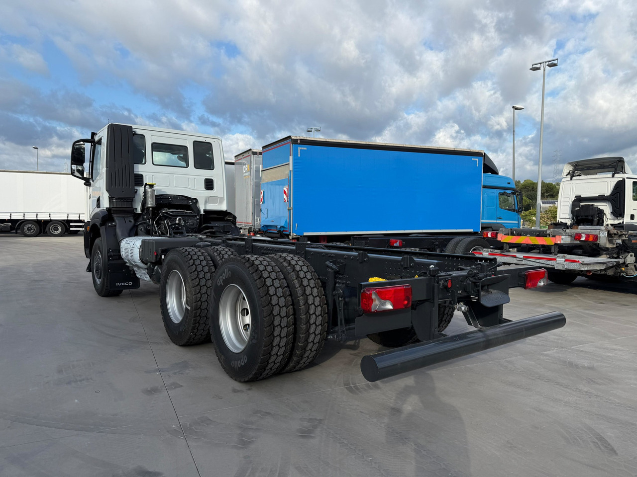 IVECO AD300X46Z OFF X-Way HI-TRACTION E6 (Chassis) - Truk sasis: gambar 5 IVECO AD300X46Z OFF X-Way HI-TRACTION E6 (Chassis) - Truk sasis: gambar 5