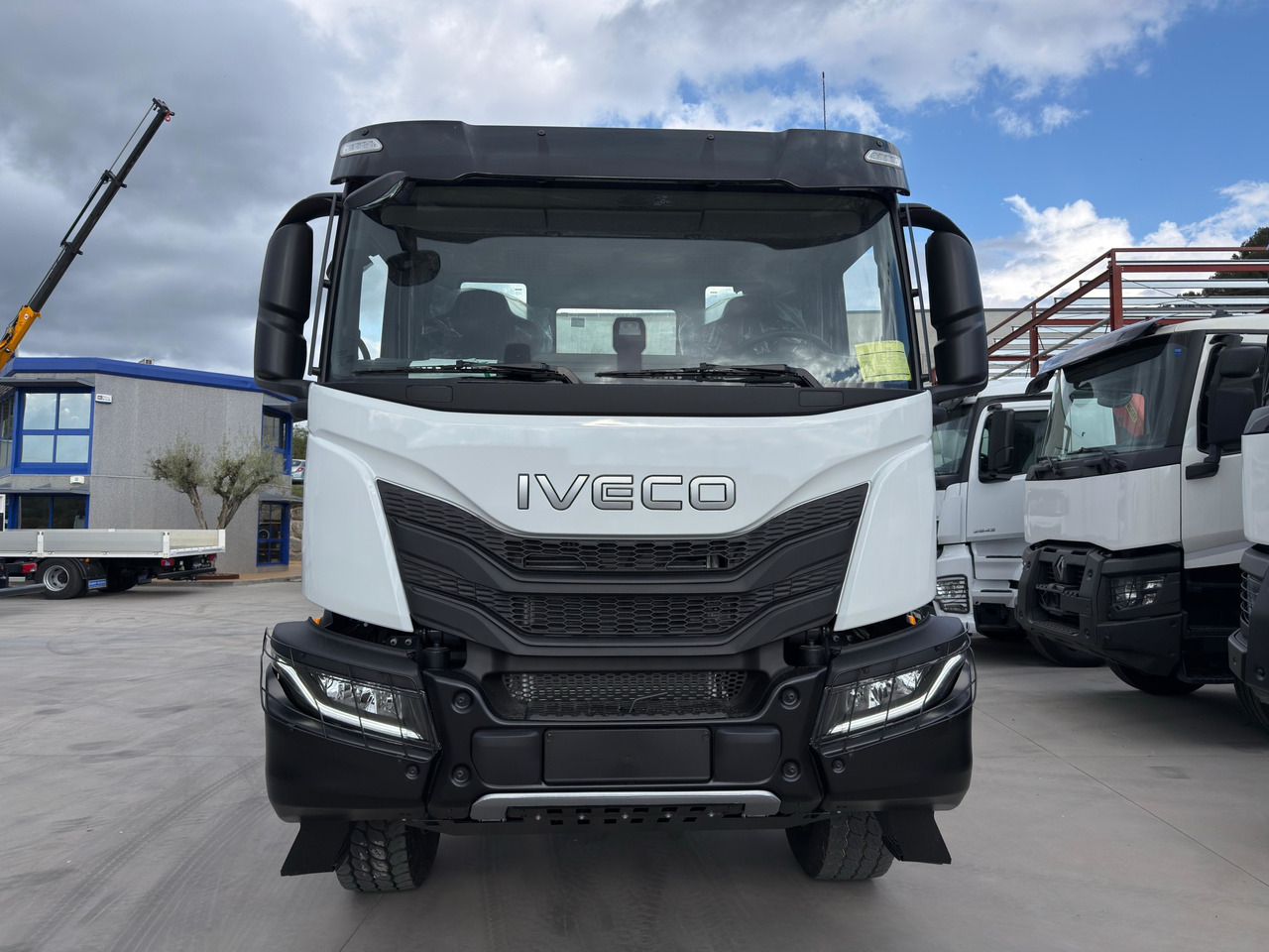 IVECO AD380T46 6x4 E6 (Chassis) - Truk sasis: gambar 3 IVECO AD380T46 6x4 E6 (Chassis) - Truk sasis: gambar 3