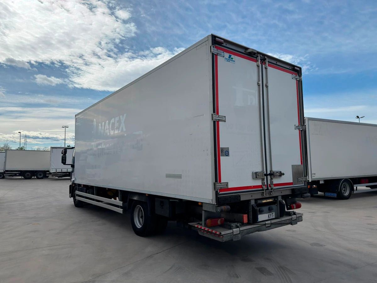 IVECO ML140E22 Eurocargo - Truk berpendingin: gambar 4 IVECO ML140E22 Eurocargo - Truk berpendingin: gambar 4