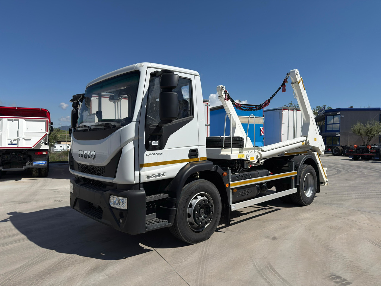 IVECO ML190E28L Eurocargo E6 (Track Equipment) - Truk skip loader: gambar 1 IVECO ML190E28L Eurocargo E6 (Track Equipment) - Truk skip loader: gambar 1