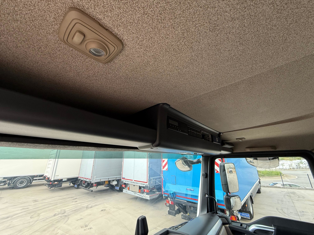 Truk box MAN 12.220 BL TGL E6 (Van): gambar 7 Truk box MAN 12.220 BL TGL E6 (Van): gambar 7