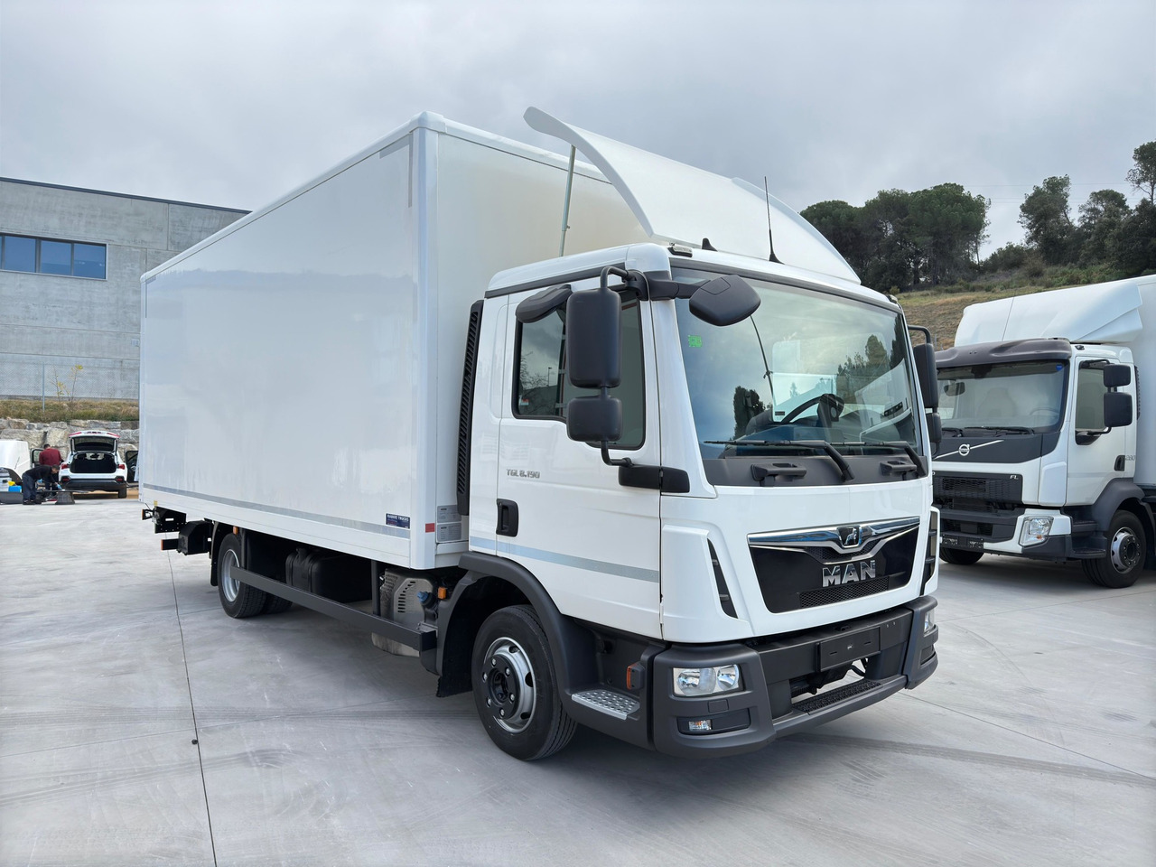 MAN 8.190 TGL E6 (VAN) - Truk box: gambar 2 MAN 8.190 TGL E6 (VAN) - Truk box: gambar 2