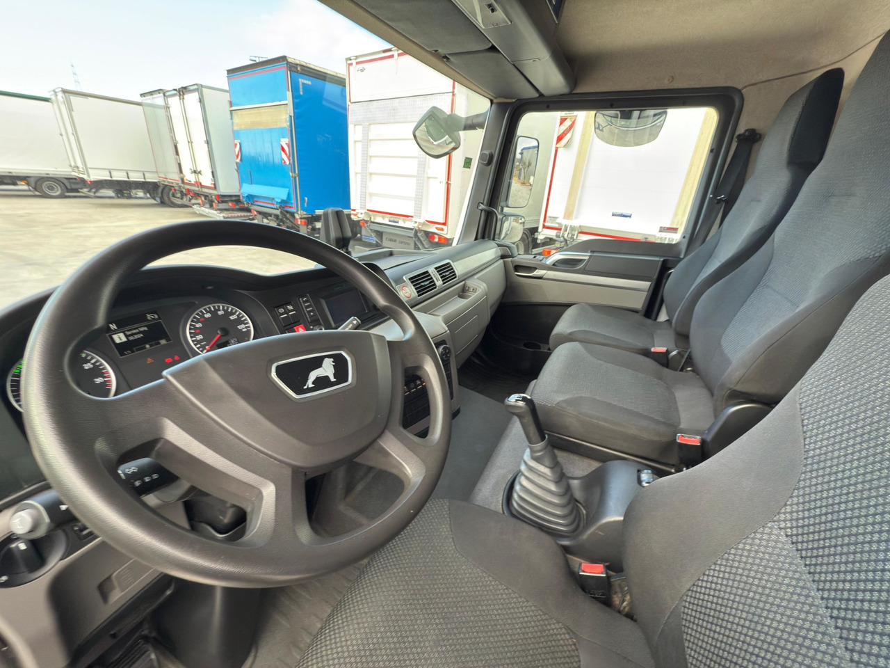 MAN 8.190 TGL E6 (VAN) - Truk box: gambar 5 MAN 8.190 TGL E6 (VAN) - Truk box: gambar 5