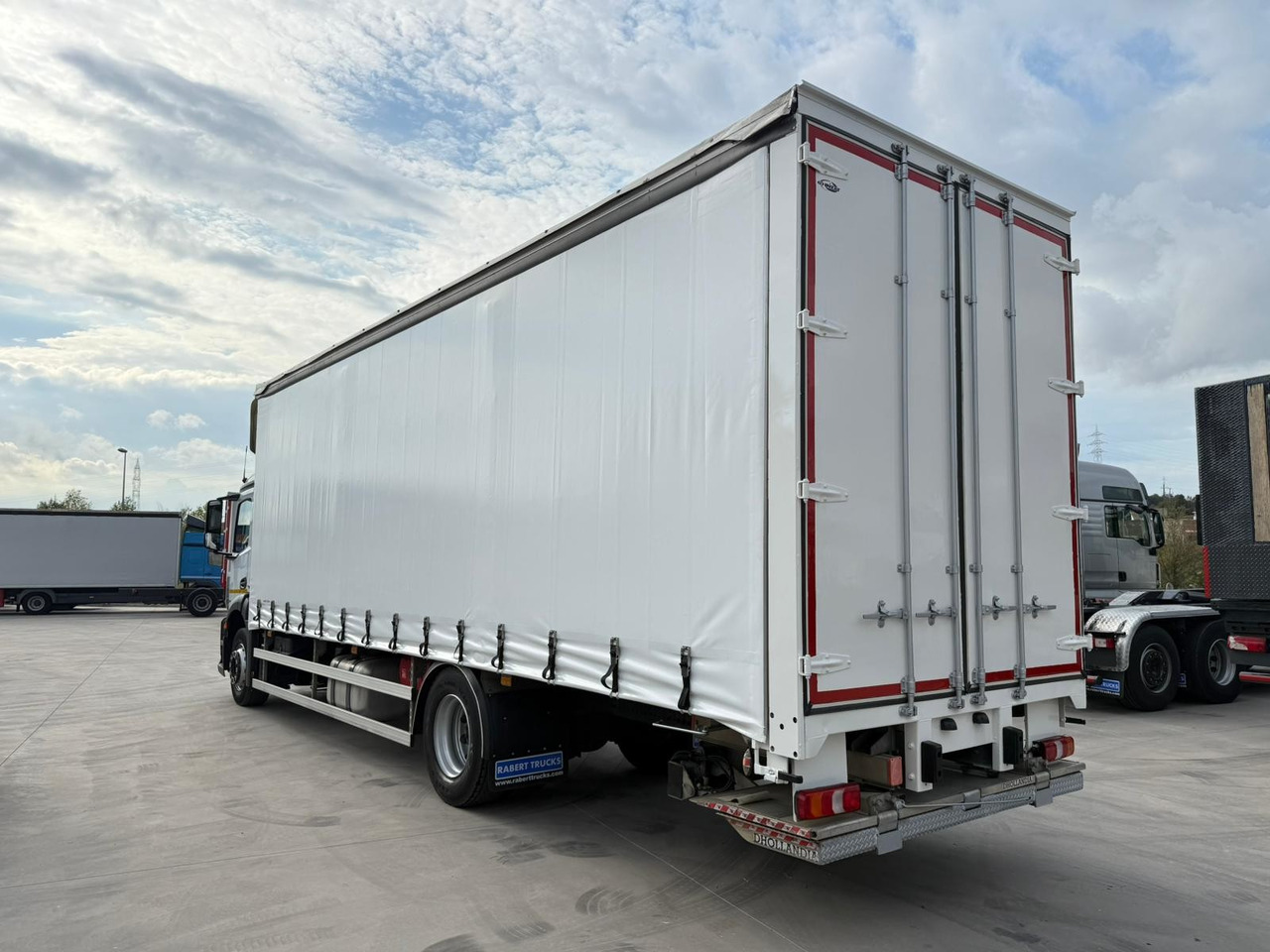 MERCEDES BENZ 18.27 Antos E6 (Tauliner) - Truk dengan terpal samping: gambar 4 MERCEDES BENZ 18.27 Antos E6 (Tauliner) - Truk dengan terpal samping: gambar 4
