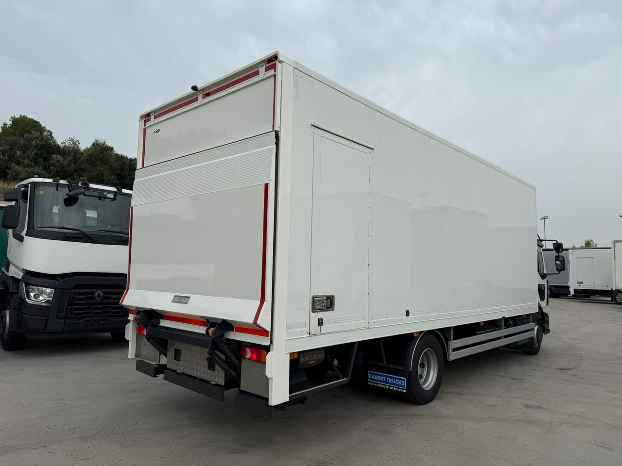 RENAULT D E6 (VAN) - Truk box: gambar 3 RENAULT D E6 (VAN) - Truk box: gambar 3