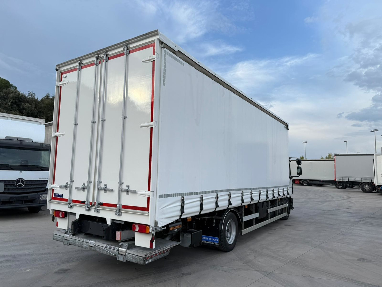 RENAULT D12.240 E6 (Tauliner) - Truk dengan terpal samping: gambar 3 RENAULT D12.240 E6 (Tauliner) - Truk dengan terpal samping: gambar 3