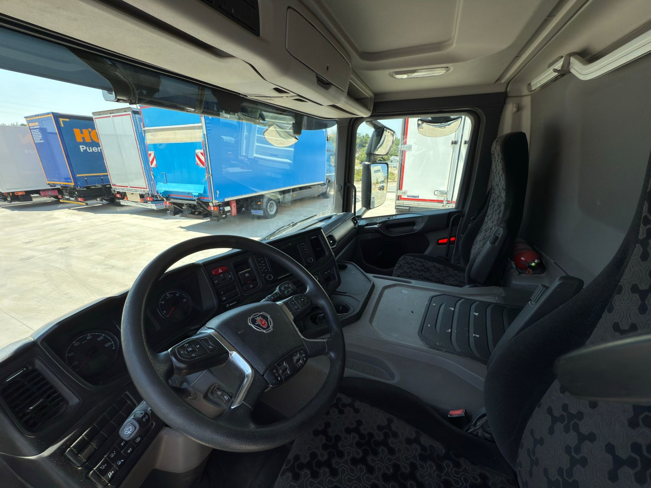 SCANIA P360 E6 (VAN) - Truk box: gambar 5 SCANIA P360 E6 (VAN) - Truk box: gambar 5