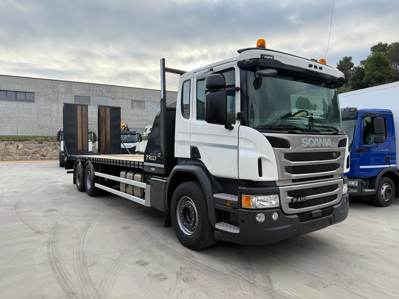 SCANIA P410 E6 (Platform) - Truk pengangkut mobil: gambar 2 SCANIA P410 E6 (Platform) - Truk pengangkut mobil: gambar 2