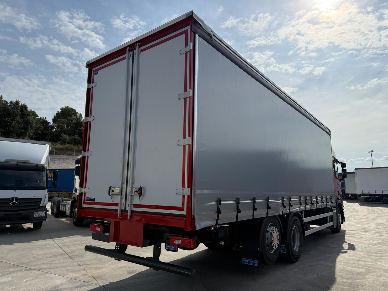 SCANIA R450 E6 (Tauliner) - Truk dengan terpal samping: gambar 3 SCANIA R450 E6 (Tauliner) - Truk dengan terpal samping: gambar 3