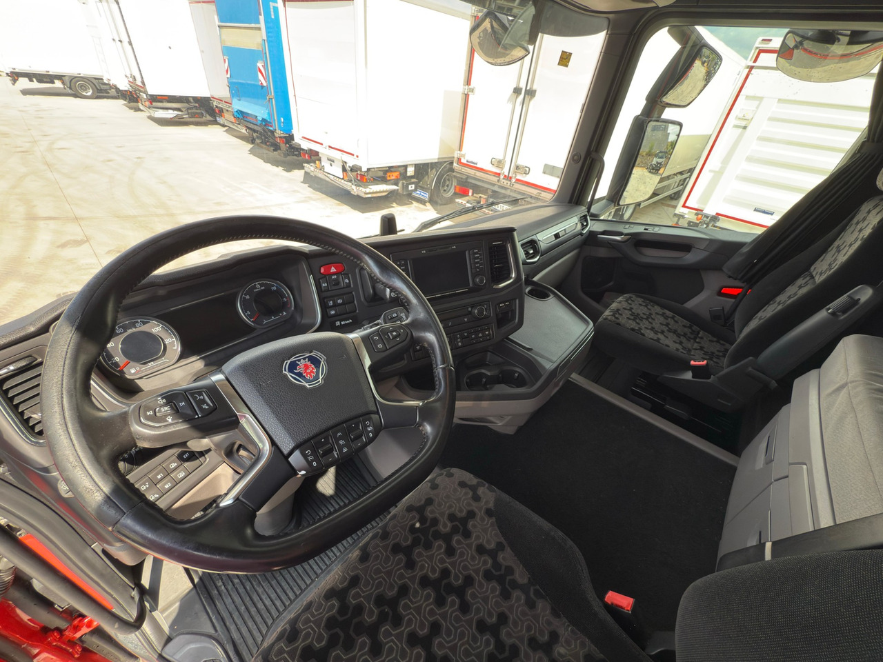SCANIA R450 E6 (Tauliner) - Truk dengan terpal samping: gambar 5 SCANIA R450 E6 (Tauliner) - Truk dengan terpal samping: gambar 5