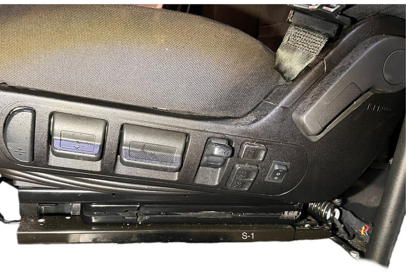 Iveco S-WAY 2022 - Tempat duduk: gambar 2 Iveco S-WAY 2022 - Tempat duduk: gambar 2