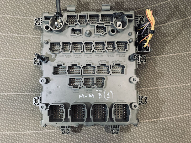 Renault MAGNUM - Sistem listrik: gambar 2 Renault MAGNUM - Sistem listrik: gambar 2