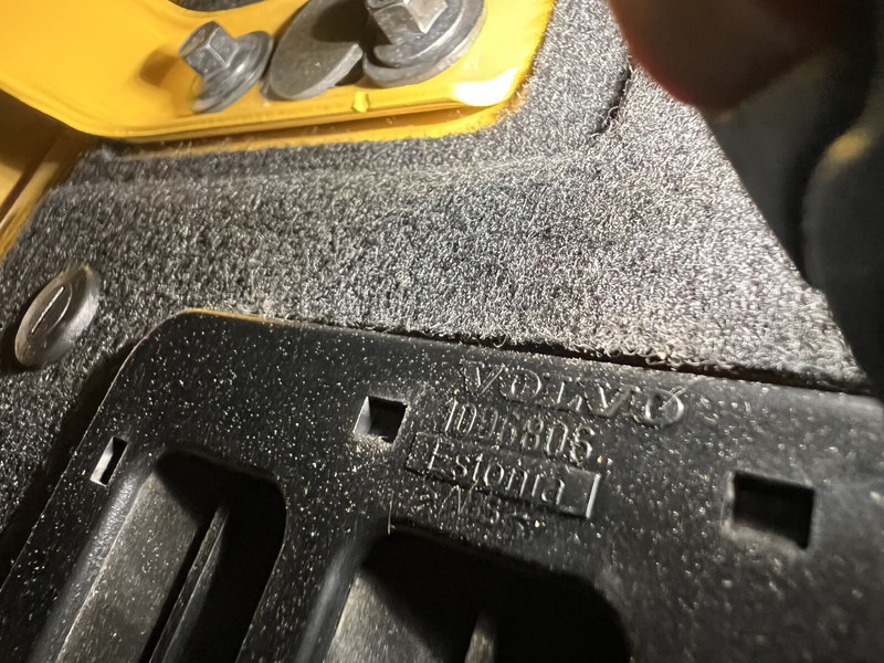 Volvo right side - Kabin dan interior: gambar 4 Volvo right side - Kabin dan interior: gambar 4