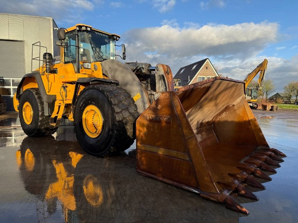 Volvo L250H - Wheel loader: gambar 3 Volvo L250H - Wheel loader: gambar 3