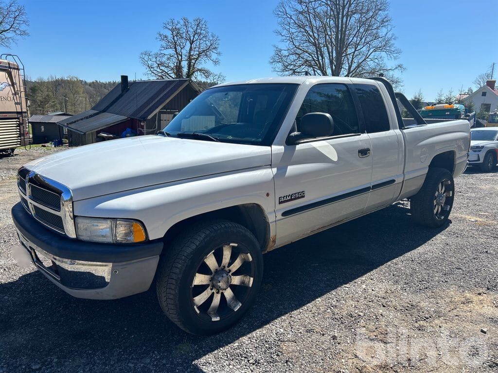 DODGE RAM 2500 - Truk pikap: gambar 1 DODGE RAM 2500 - Truk pikap: gambar 1