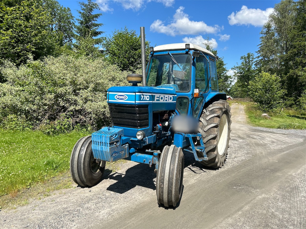 FORD 7710 2WD - Traktor: gambar 1 FORD 7710 2WD - Traktor: gambar 1