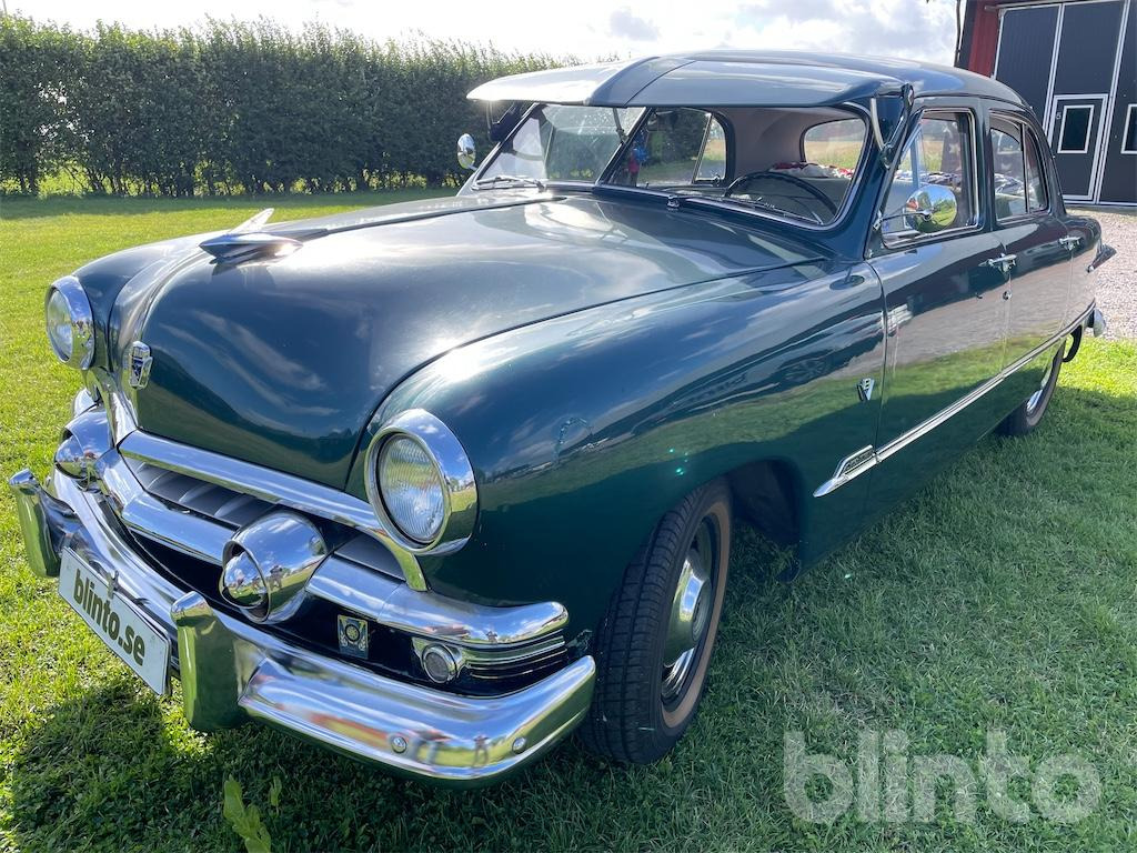 FORD V-8 CUSTOM DE LUXE - Mobil: gambar 1 FORD V-8 CUSTOM DE LUXE - Mobil: gambar 1