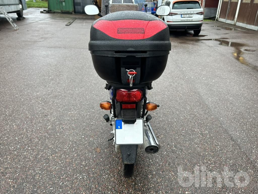 HONDA INNOVA 125 - Sepeda motor: gambar 4 HONDA INNOVA 125 - Sepeda motor: gambar 4