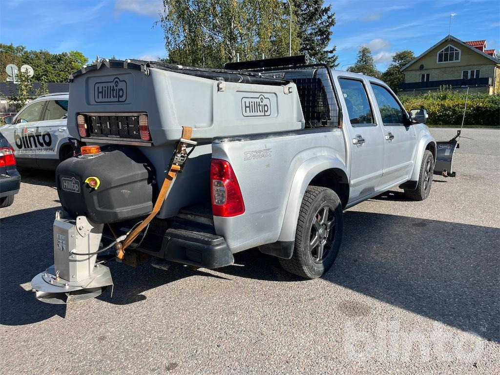 ISUZU CREW 3.0 AT med vikplog och sandspridare - Truk pikap: gambar 5 ISUZU CREW 3.0 AT med vikplog och sandspridare - Truk pikap: gambar 5