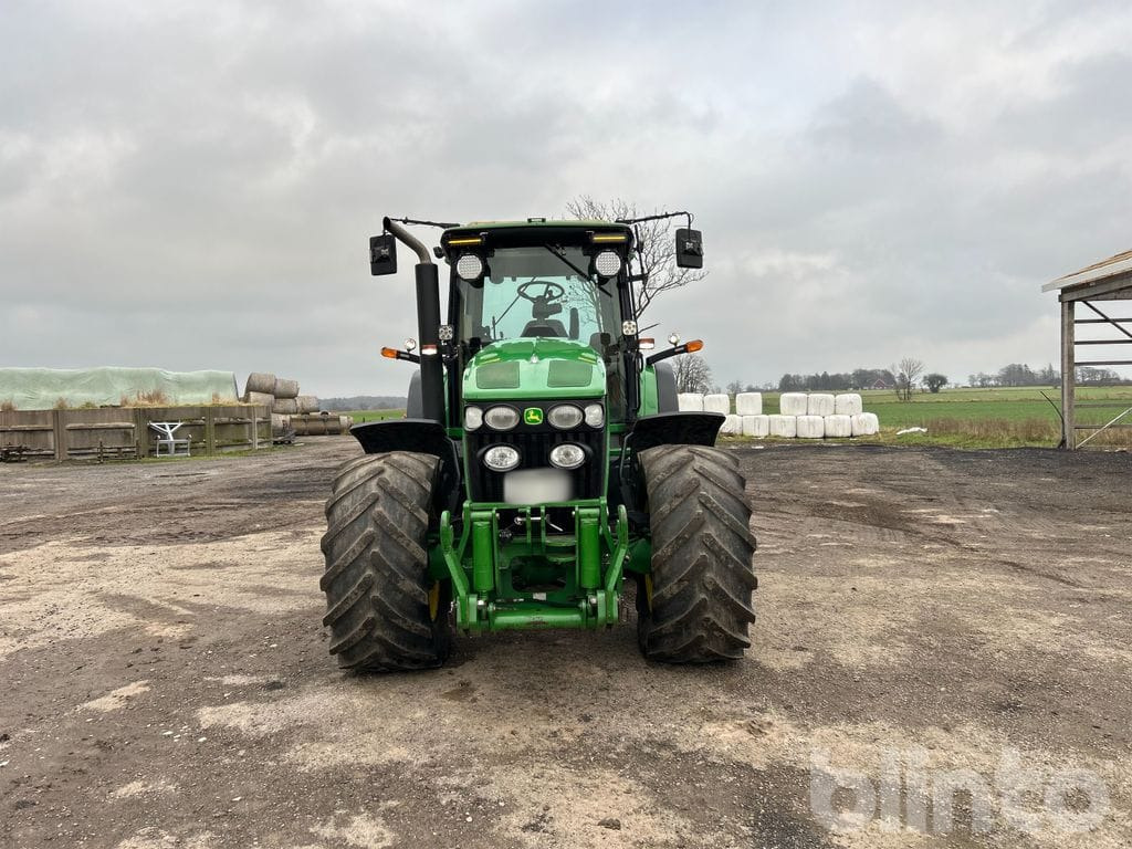 JOHN DEERE 7730 - Traktor: gambar 2 JOHN DEERE 7730 - Traktor: gambar 2