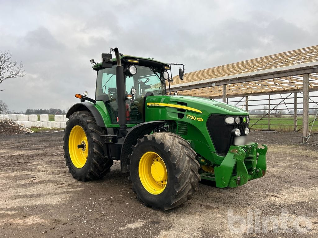 JOHN DEERE 7730 - Traktor: gambar 3 JOHN DEERE 7730 - Traktor: gambar 3