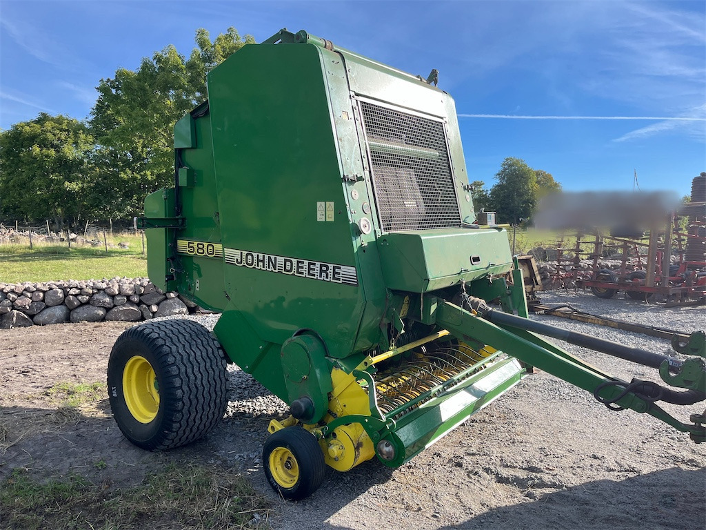John Deere 580 - Baler bulat: gambar 3 John Deere 580 - Baler bulat: gambar 3