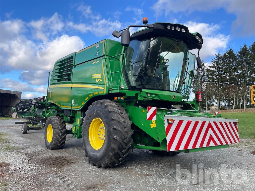 John Deere WT56 T550HM mit 620R (2022) - Pemanen gabungan: gambar 2 John Deere WT56 T550HM mit 620R (2022) - Pemanen gabungan: gambar 2