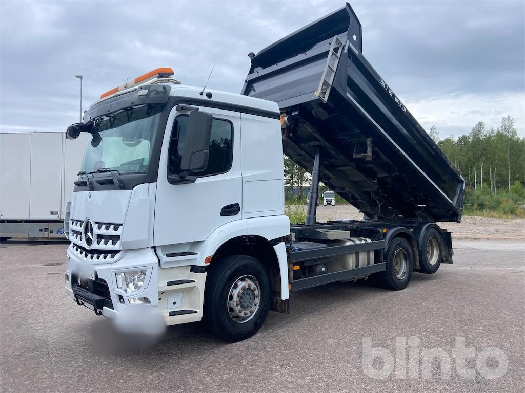 MERCEDES-BENZ 963-0-C - Truk jungkit: gambar 3 MERCEDES-BENZ 963-0-C - Truk jungkit: gambar 3