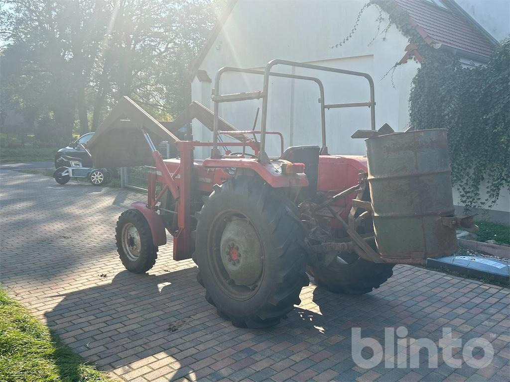 Massey-Ferguson MF 135 (1970) - Traktor: gambar 4 Massey-Ferguson MF 135 (1970) - Traktor: gambar 4