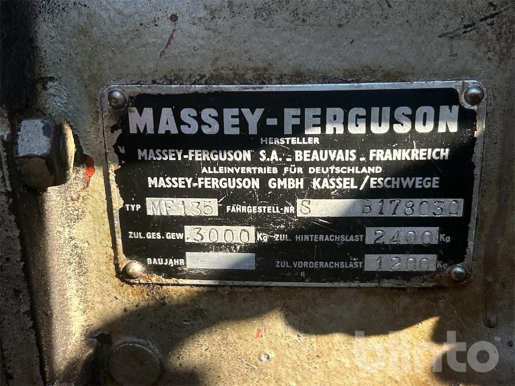 Massey-Ferguson MF 135 (1970) - Traktor: gambar 5 Massey-Ferguson MF 135 (1970) - Traktor: gambar 5