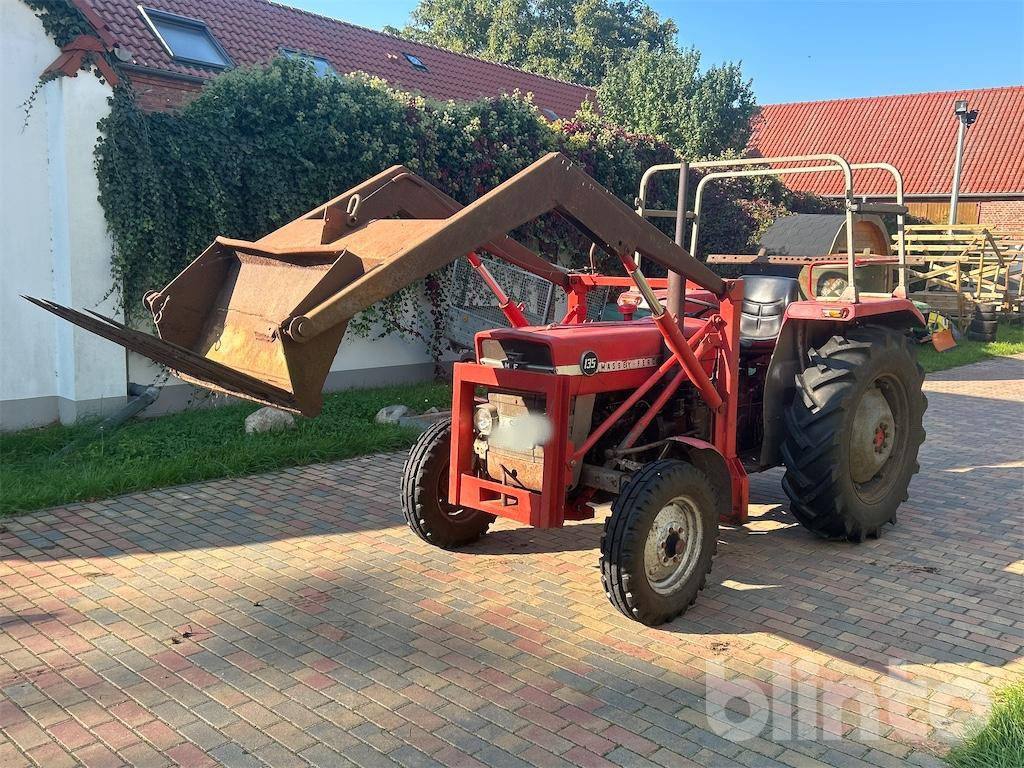 Massey-Ferguson MF 135 (1970) - Traktor: gambar 1 Massey-Ferguson MF 135 (1970) - Traktor: gambar 1