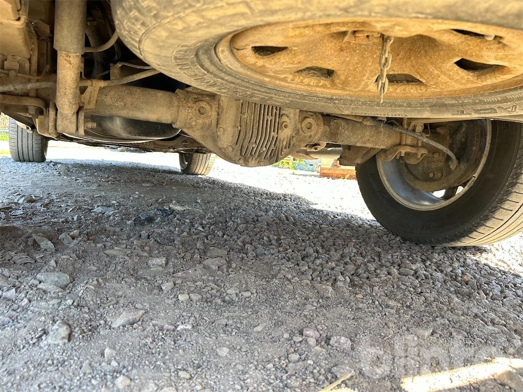 Truk pikap NISSAN Navara D40 med översynsbehov: gambar 42