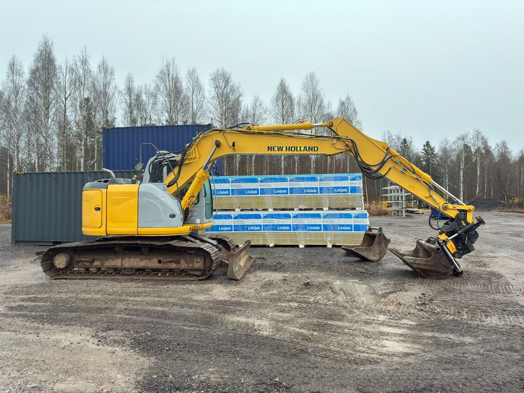 New Holland Kobelco E135BSR-2 - Ekskavator perayap: gambar 4 New Holland Kobelco E135BSR-2 - Ekskavator perayap: gambar 4