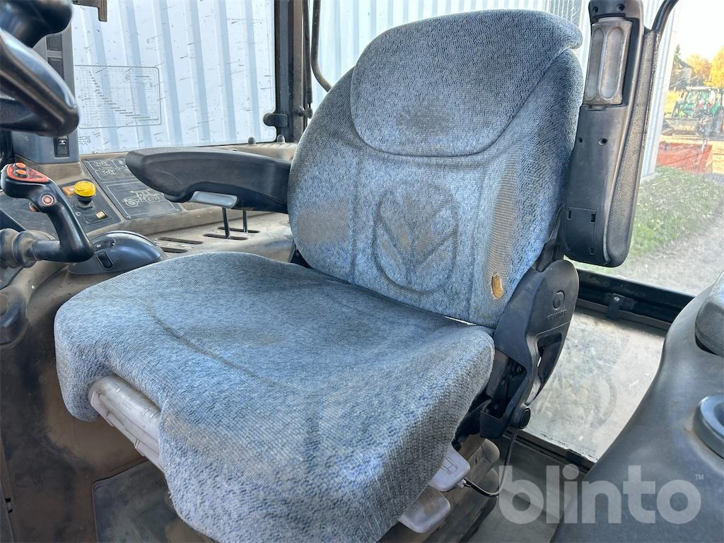 Traktor New Holland TM115 (2001): gambar 8 Traktor New Holland TM115 (2001): gambar 8