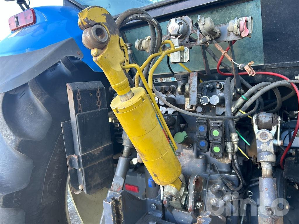 Traktor New Holland TM115 (2001): gambar 48 Traktor New Holland TM115 (2001): gambar 48